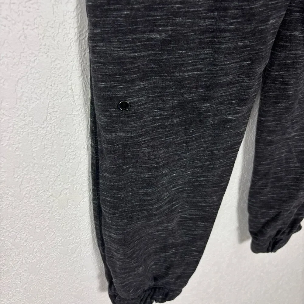 Lululemon‎ Heathered Grey Jogger Sweatpants Women’s size 4